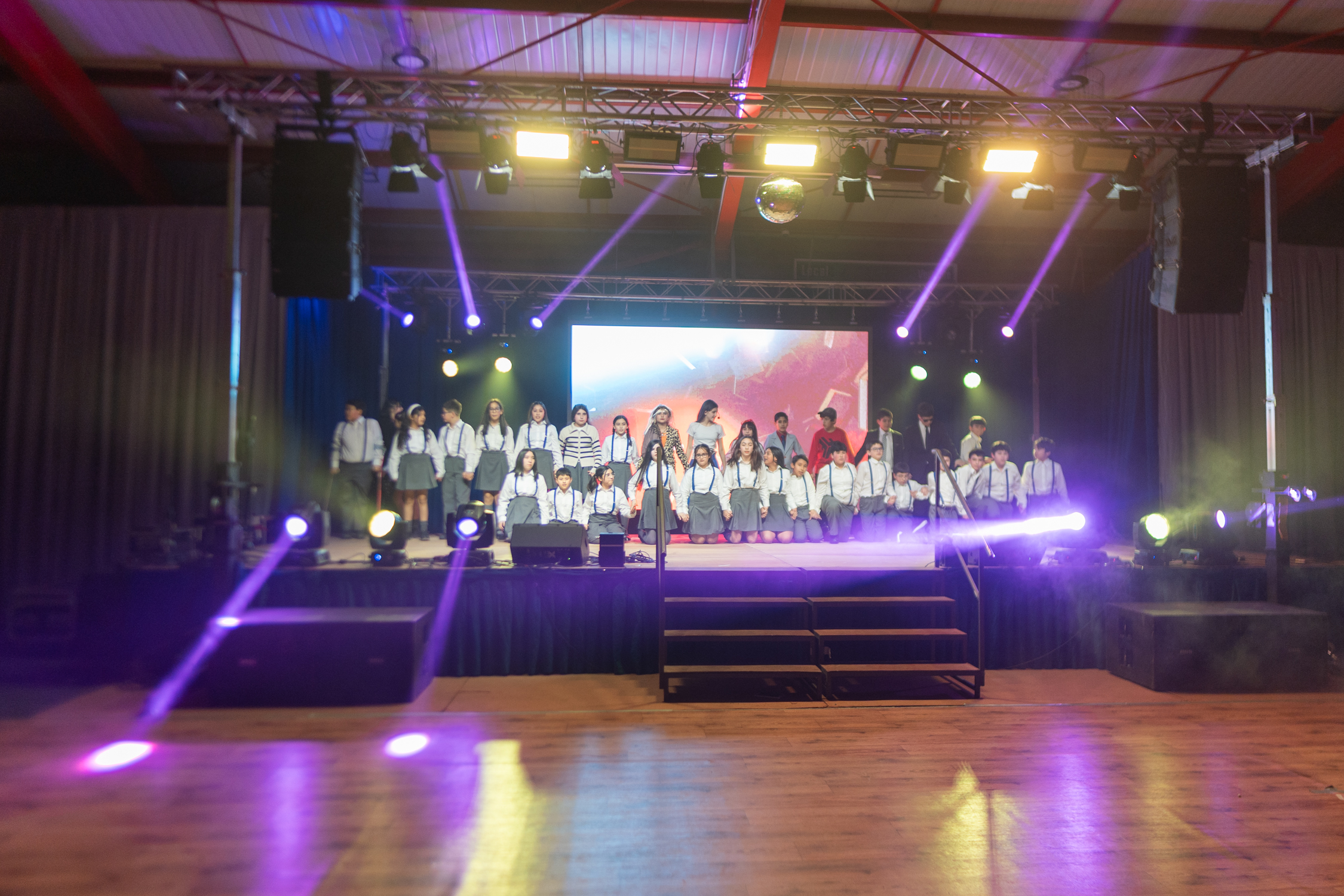 Estudiantes del Colegio Nobelius en la Gala de Inglés 2025